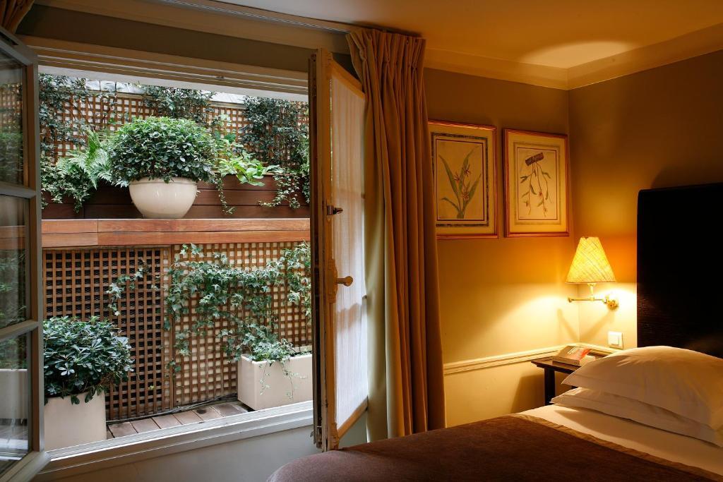 Therese Hotel